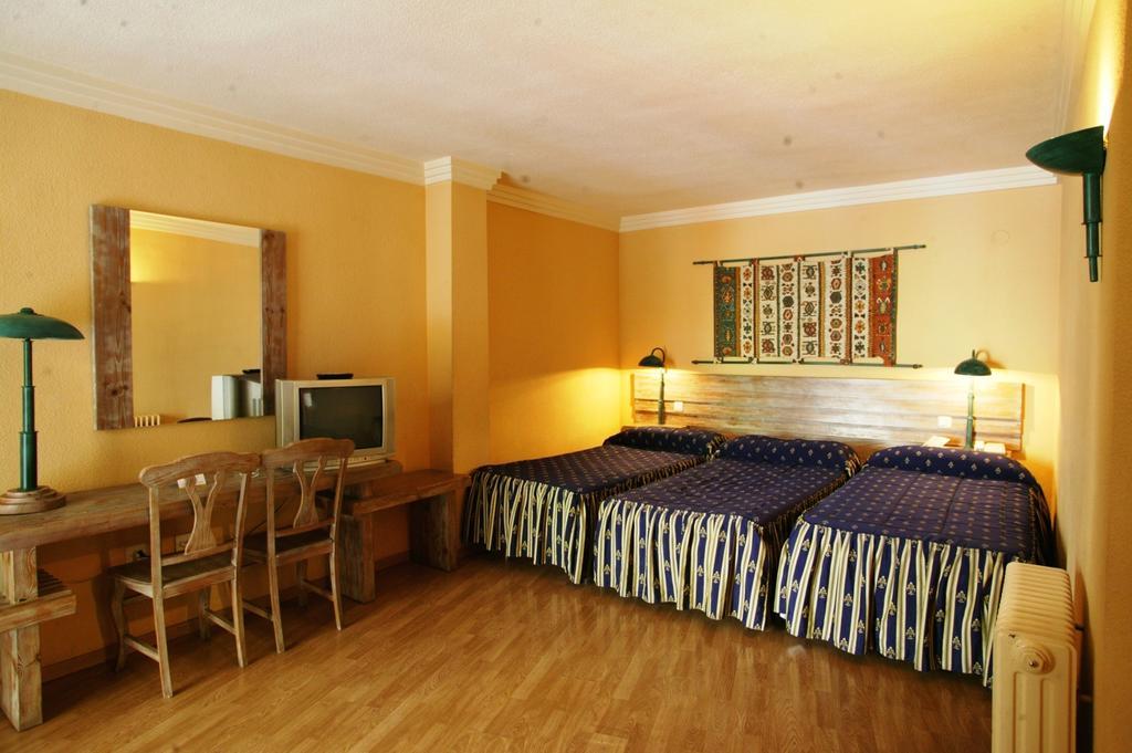 Hotel Catalonia Granada Habitación foto