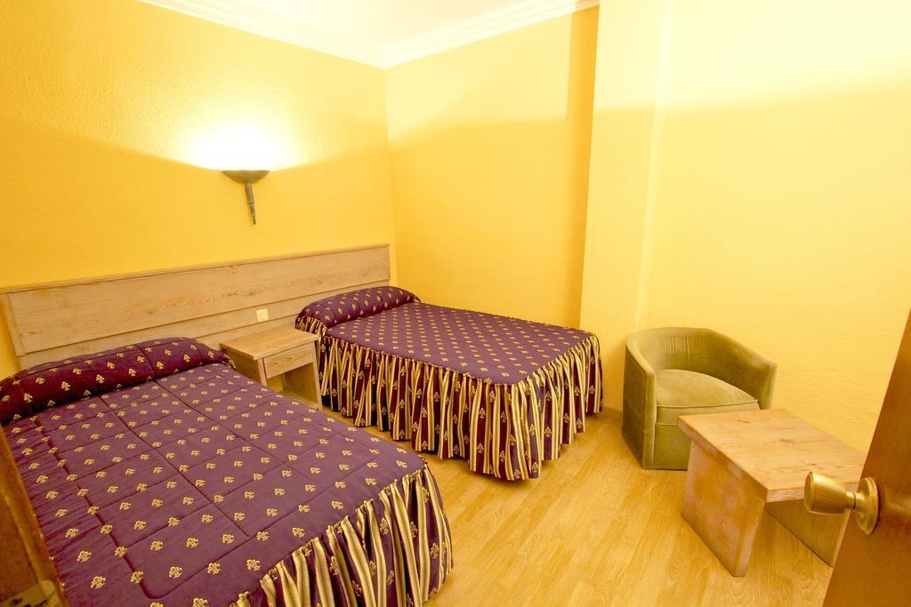 Hotel Catalonia Granada Habitación foto